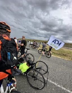 drapeau association ADH 3V handibike