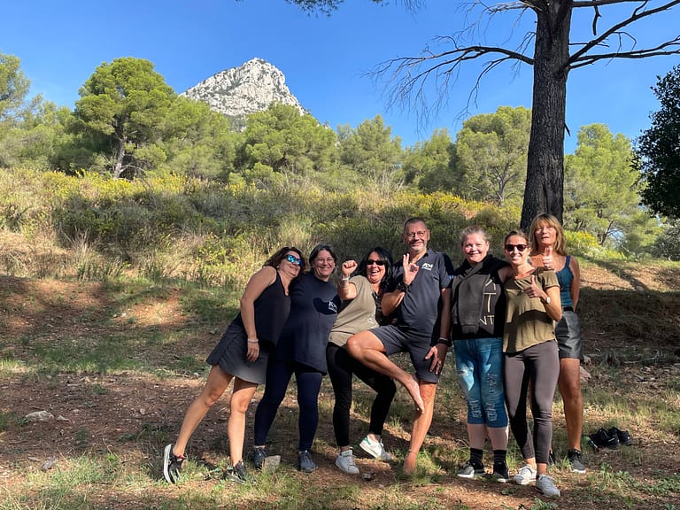 2022 ADH Stagiaires avec yann sous les pins